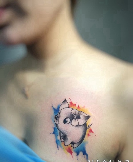 清新小可爱，胸部可爱卡通小猪纹身图案