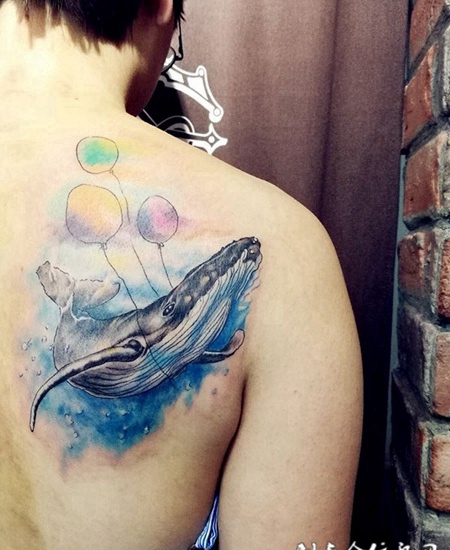 梦幻海洋，后背鲸鱼彩绘纹身