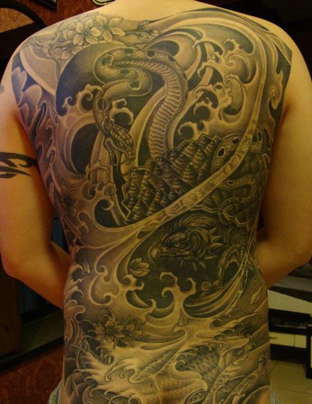 满背玄武纹身图案