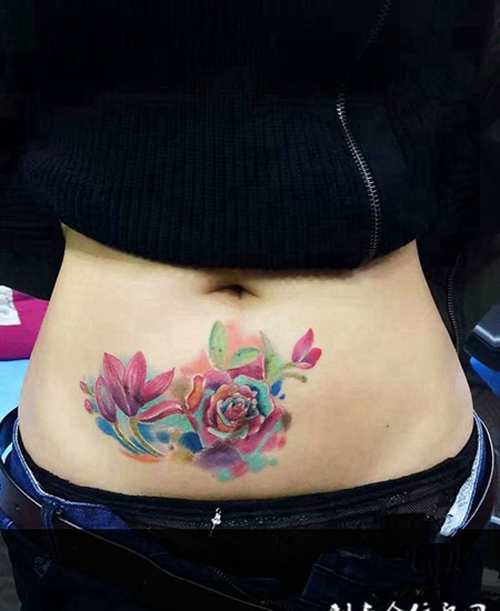 彩色的梦想，腹部七彩玫瑰纹身图案