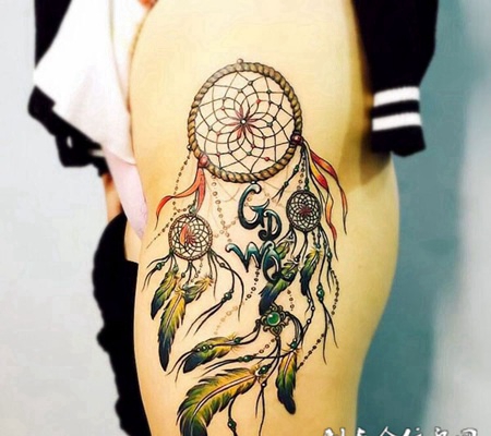 追随梦想，大腿捕梦网彩绘纹身