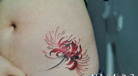 通往彼岸，腰部彼岸花彩绘纹身