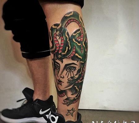 噬蛇魔女，小腿oldschool风格美杜莎纹身