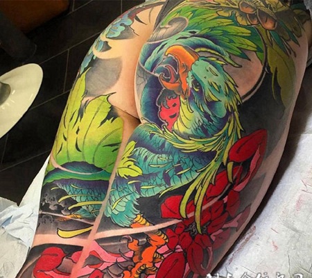 凤舞晴空，臀部凤凰彩绘纹身