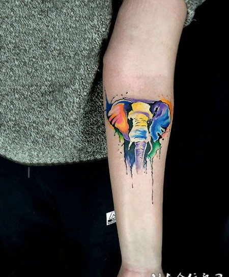 彩绘小象手臂纹身图案