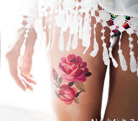 夏花盛放，大腿好看的玫瑰花彩绘纹身
