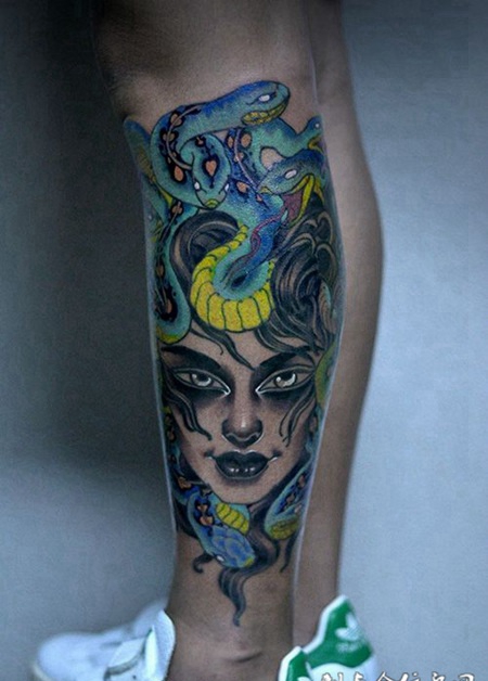蛇蝎之心，小腿美杜莎彩绘纹身