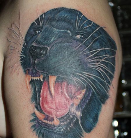 大臂欧美黑豹头纹身图案