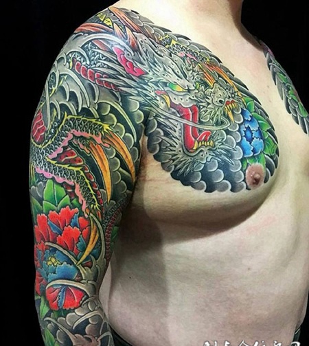 龙腾花开，半甲霸气神龙与牡丹彩绘纹身