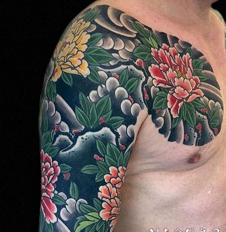 花开半夏，半甲牡丹花彩绘纹身