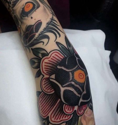 手臂内侧old school花朵