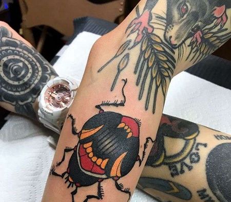 小臂内侧old school昆虫