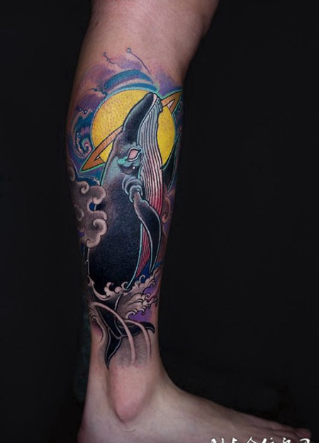 星辰大海，小腿鲸鱼个性彩绘纹身