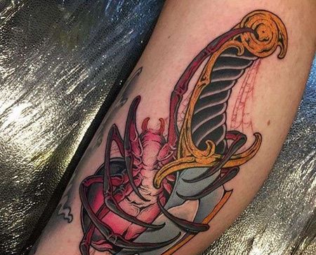 小腿外侧new school匕首与蜘蛛