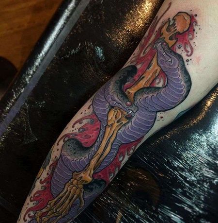 腿部包围new school蛇