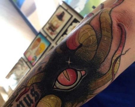 手臂外侧new school眼睛 昆虫