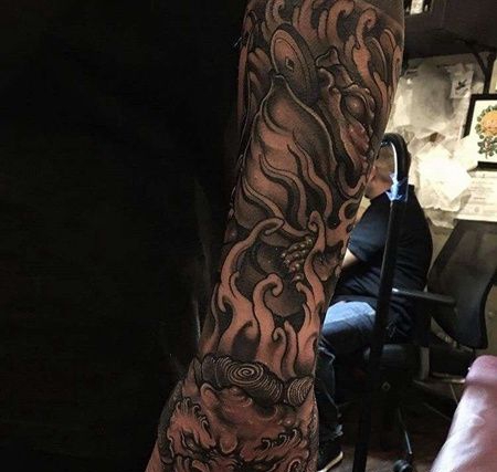 手背小臂包围黑灰鬼怪