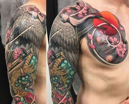 手臂包围过肩日式传统鹤与鬼怪