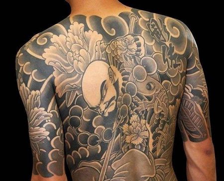 半身包臂日式传统和尚