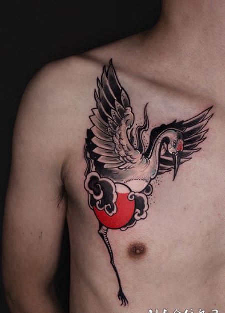 天高鹤独立，胸部日式仙鹤纹身图案