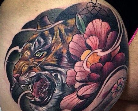 大腿外侧中式传统老虎