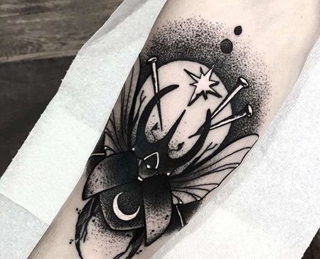 小臂内侧点刺昆虫