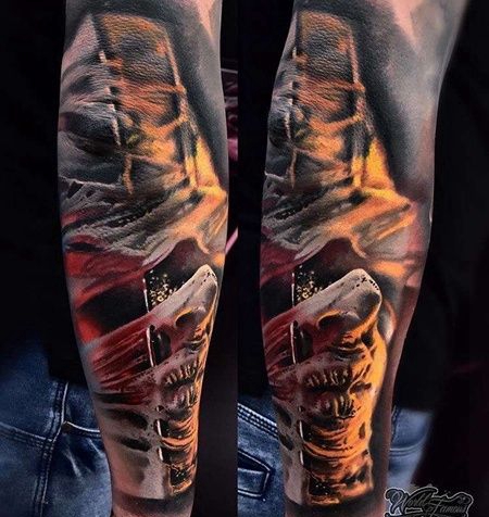 小臂包围新传统骷髅