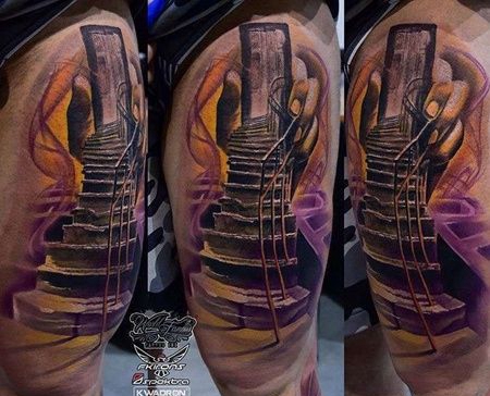 大臂外侧新传统楼梯与门