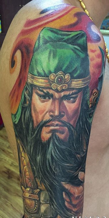 义的化身，手臂关羽肖像彩绘纹身