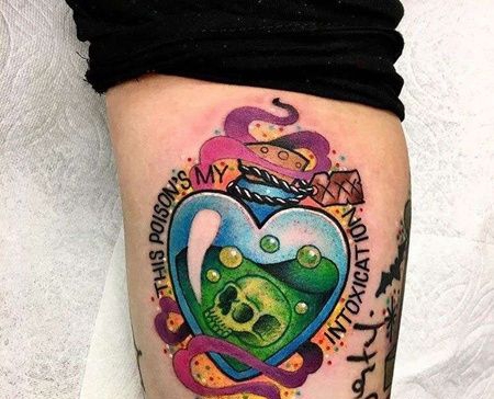 小腿外侧new school水瓶与骷髅