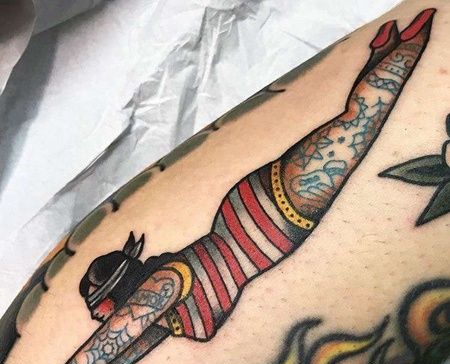 小腿外侧old school 女人