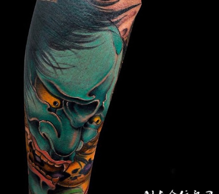 恨与爱的交缠，小腿般若彩绘纹身