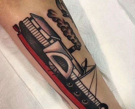 小腿外侧old school 轮船