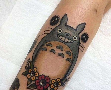 小臂外侧卡通龙猫