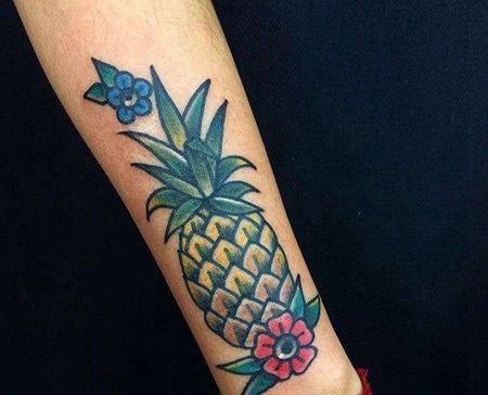 小臂外侧彩色菠萝