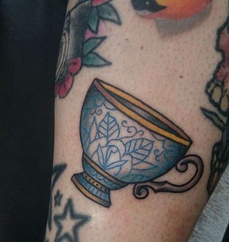 小腿后侧old school茶杯