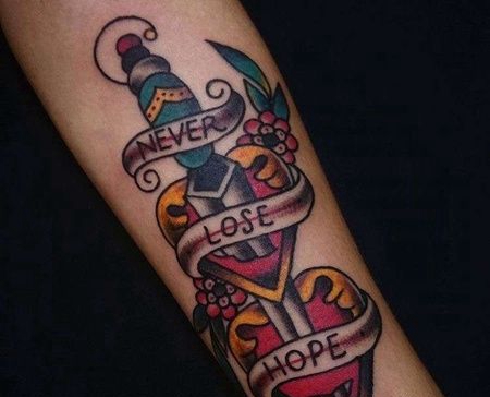 手臂内侧old school 匕首与心