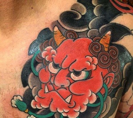 胸前侧日式传统人物