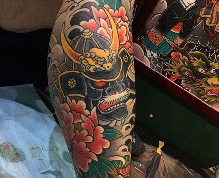 小腿包围日式传统人物