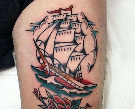 大腿前侧old school风格帆船与花朵