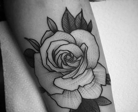 手臂外侧点刺花朵