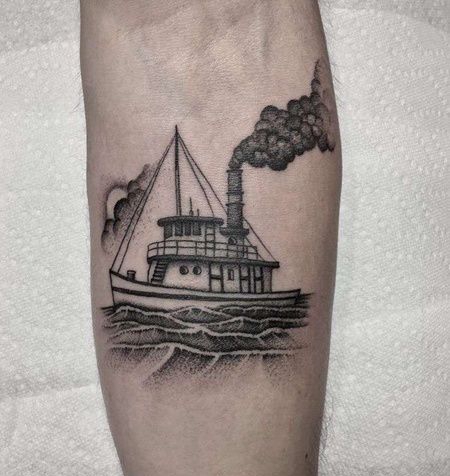 手臂内侧点刺海上轮船图