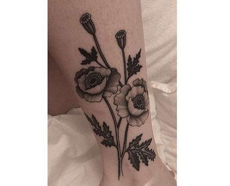 脚踝处点刺花朵