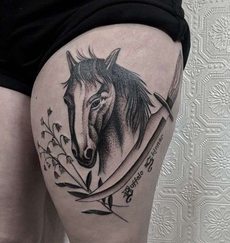 大腿外侧点刺马