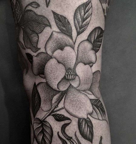 小腿处点刺花朵