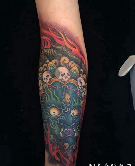 火焰之心，腿部魔像和骷髅刺青