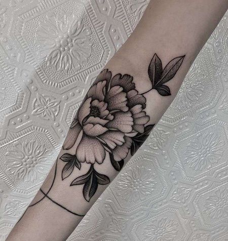 小臂内侧点刺花朵