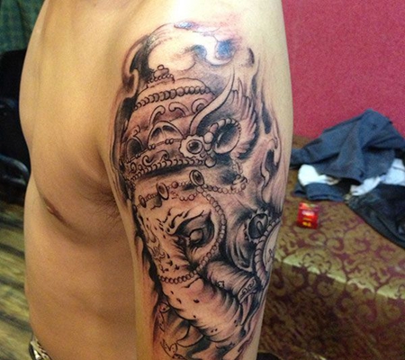 手臂大臂象神纹身图案