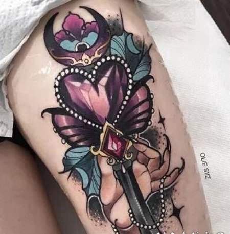 newschool风格的心形宝石纹身作品