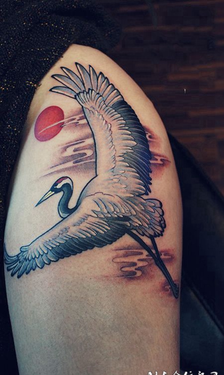 鹤舞天翔，大腿仙鹤彩绘纹身图案